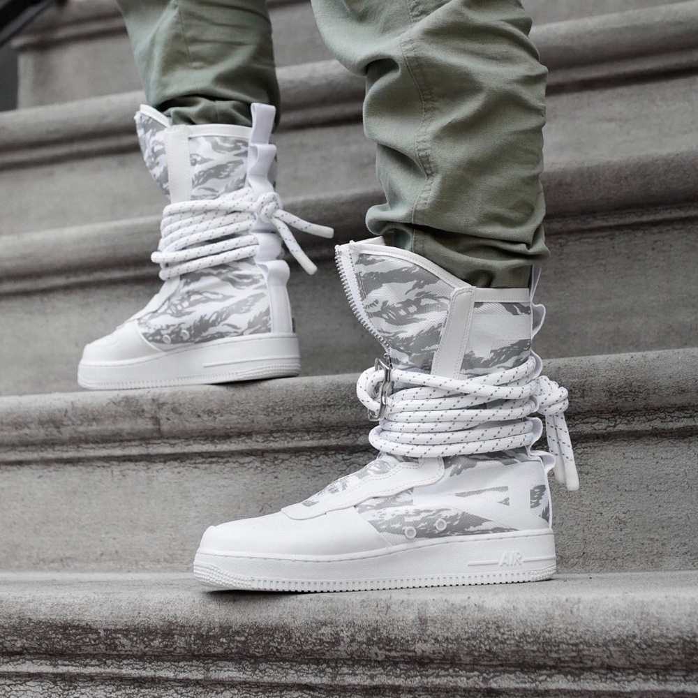 Nike SF Air Force 1 High 'Winter Camo'